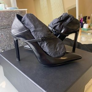 Saint Laurent Majorelle Leather heels